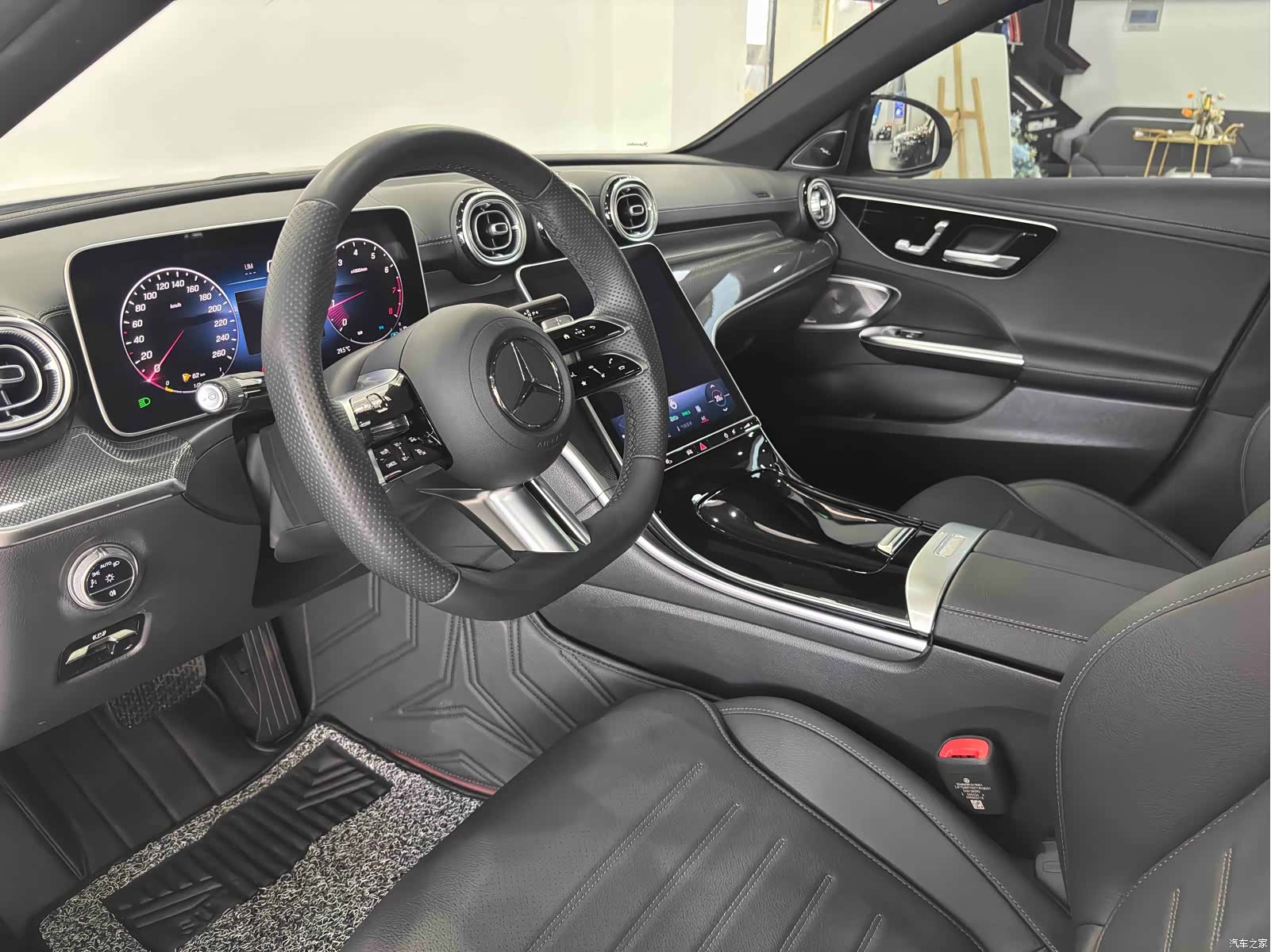 Mercedes-Benz C-Class, 2024 15
