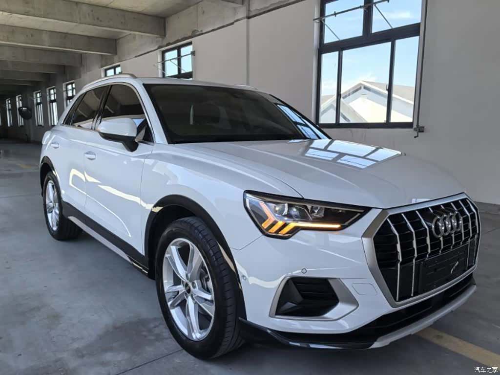 Audi Q3, 2023 2