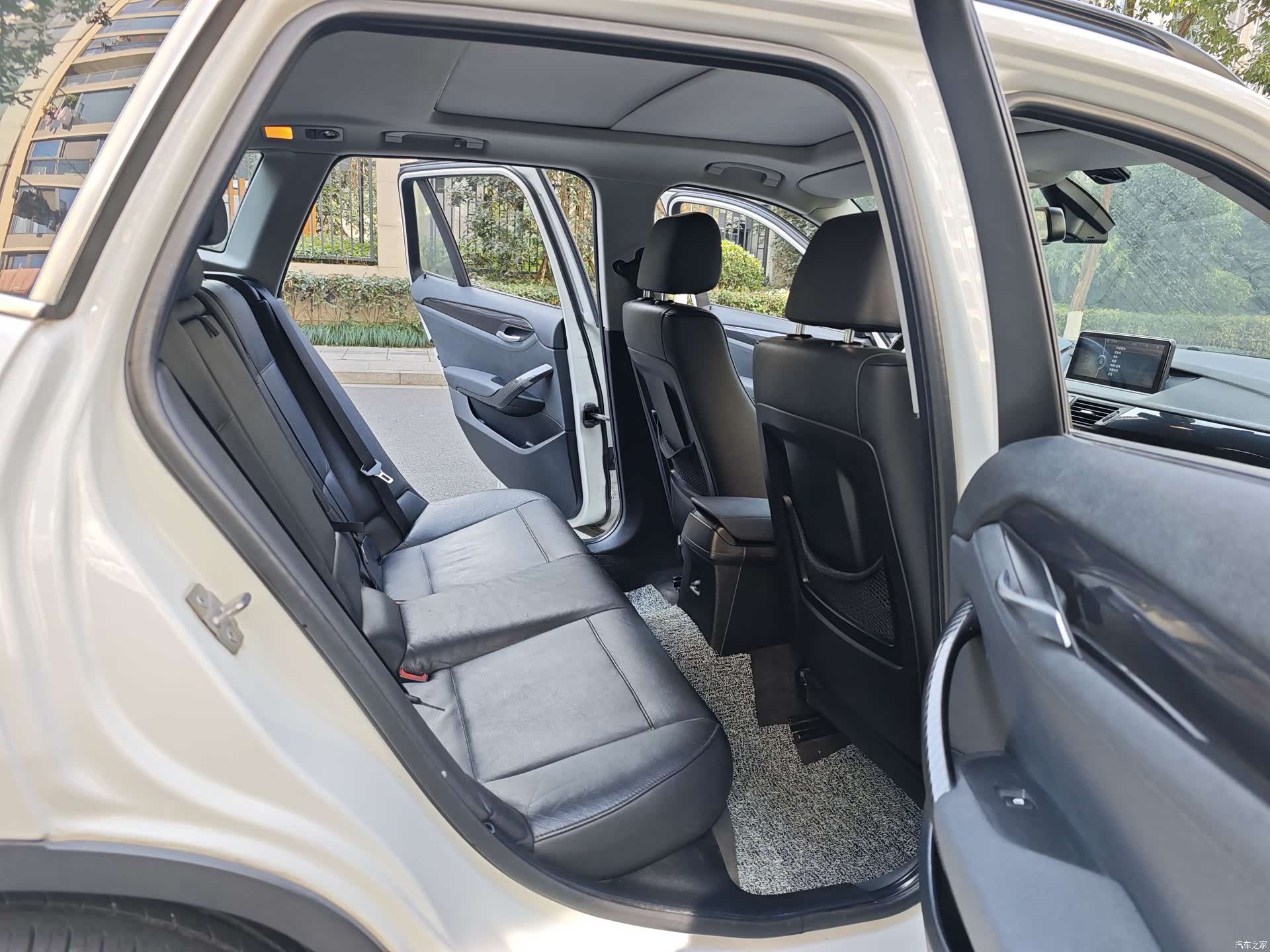 BMW X1, 2011 13