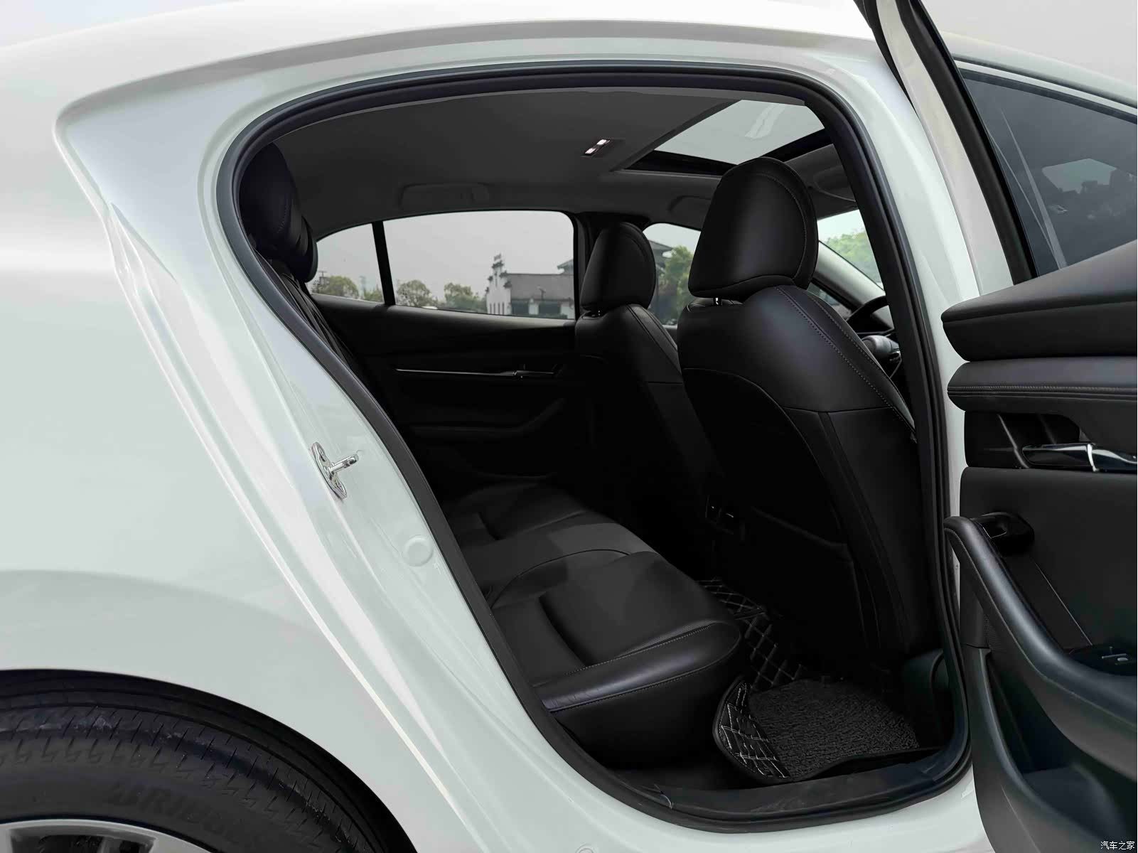 Mazda Mazda3, 2020 11