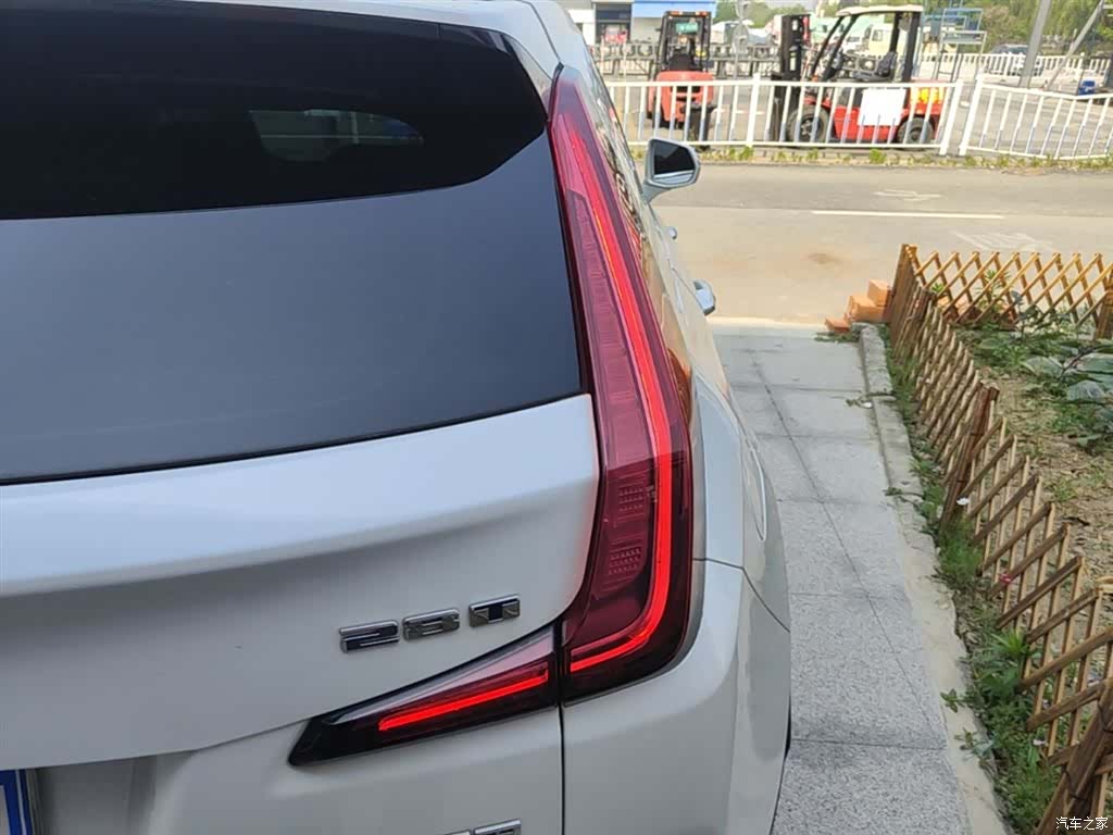 Cadillac XT4, 2019 8