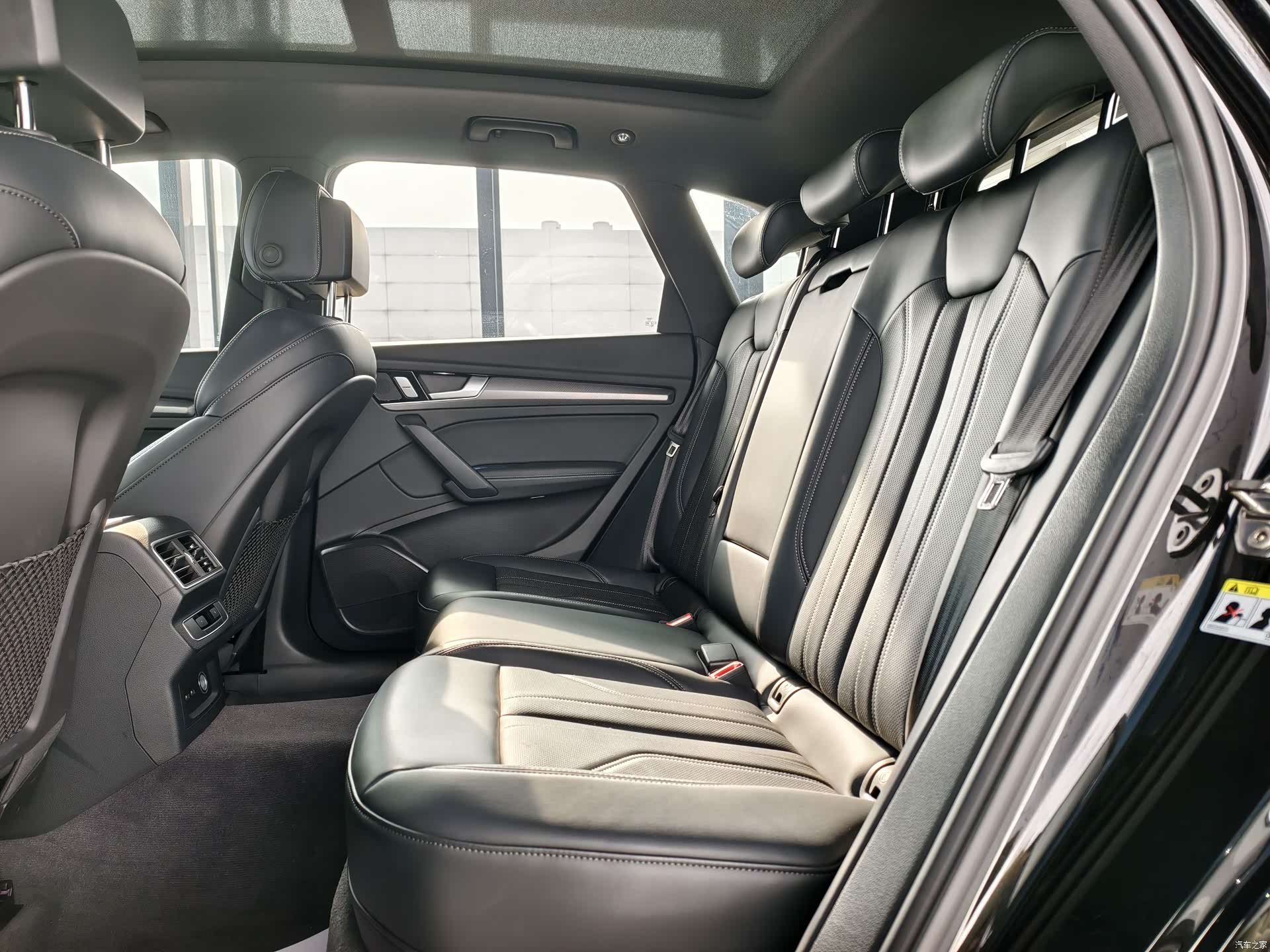 Audi Q5L, 2025 9