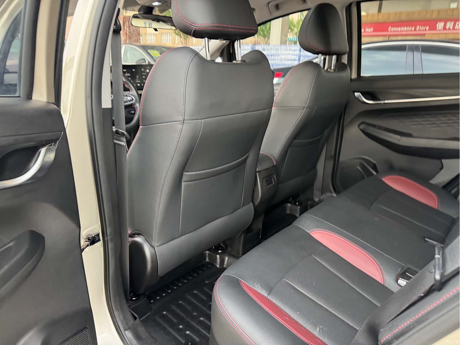 Geely X3, 2022 11