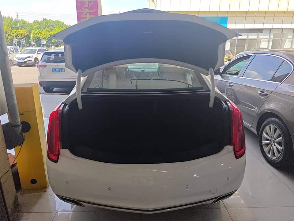 Cadillac XTS
