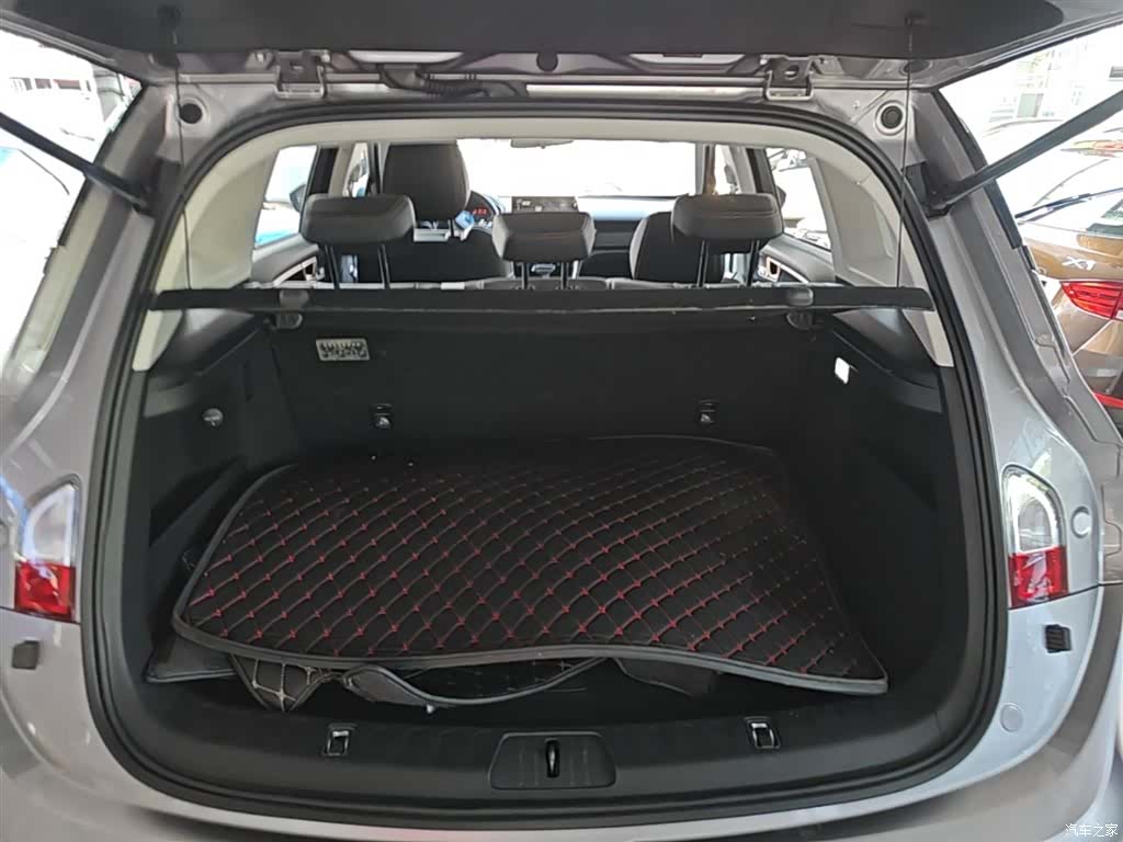 Wuling RS-5, 2019 19