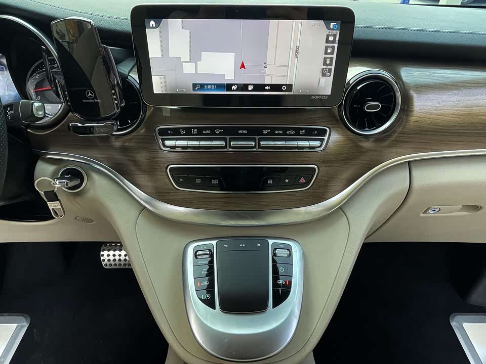 Mercedes-Benz V-class