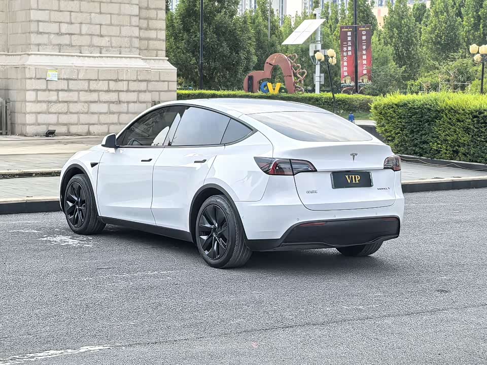 Tesla Model Y Tesla Model Y