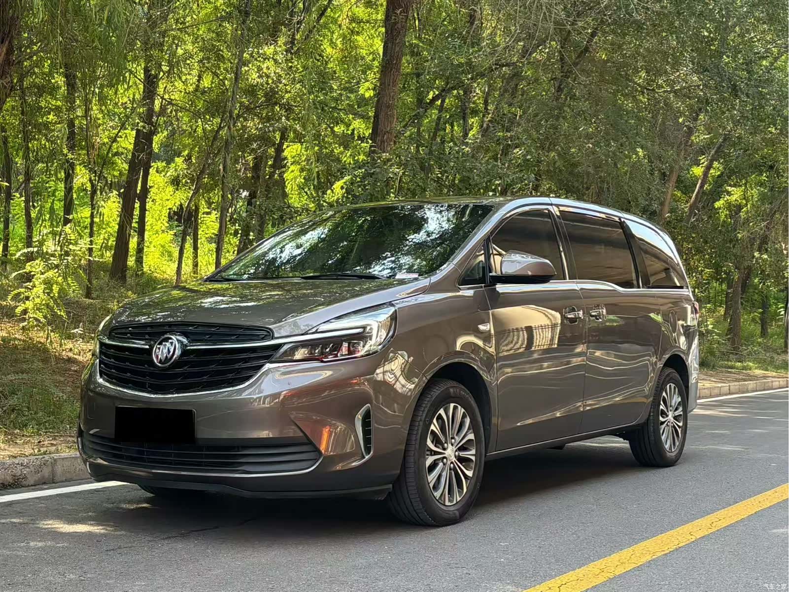 Buick GL8, 2022 1