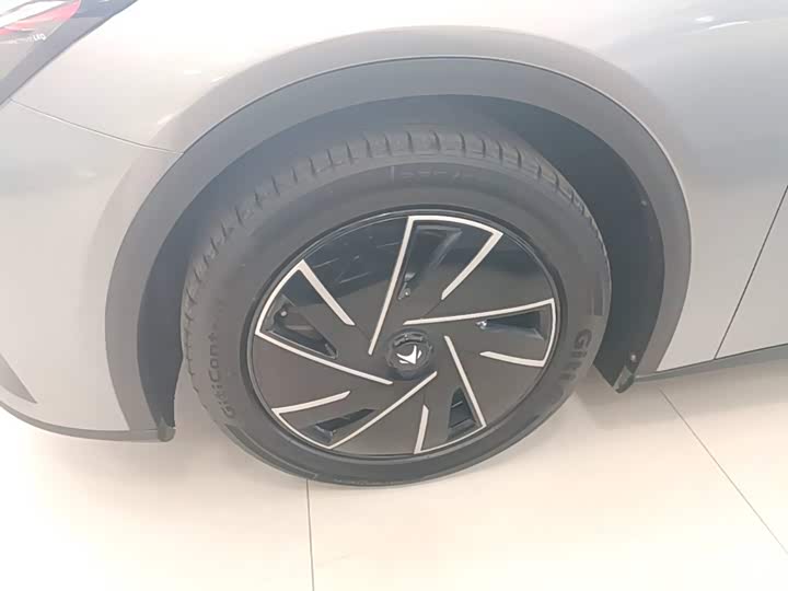 ARCFOX ji hu a er fa S5 2025 560PRO 185kW
