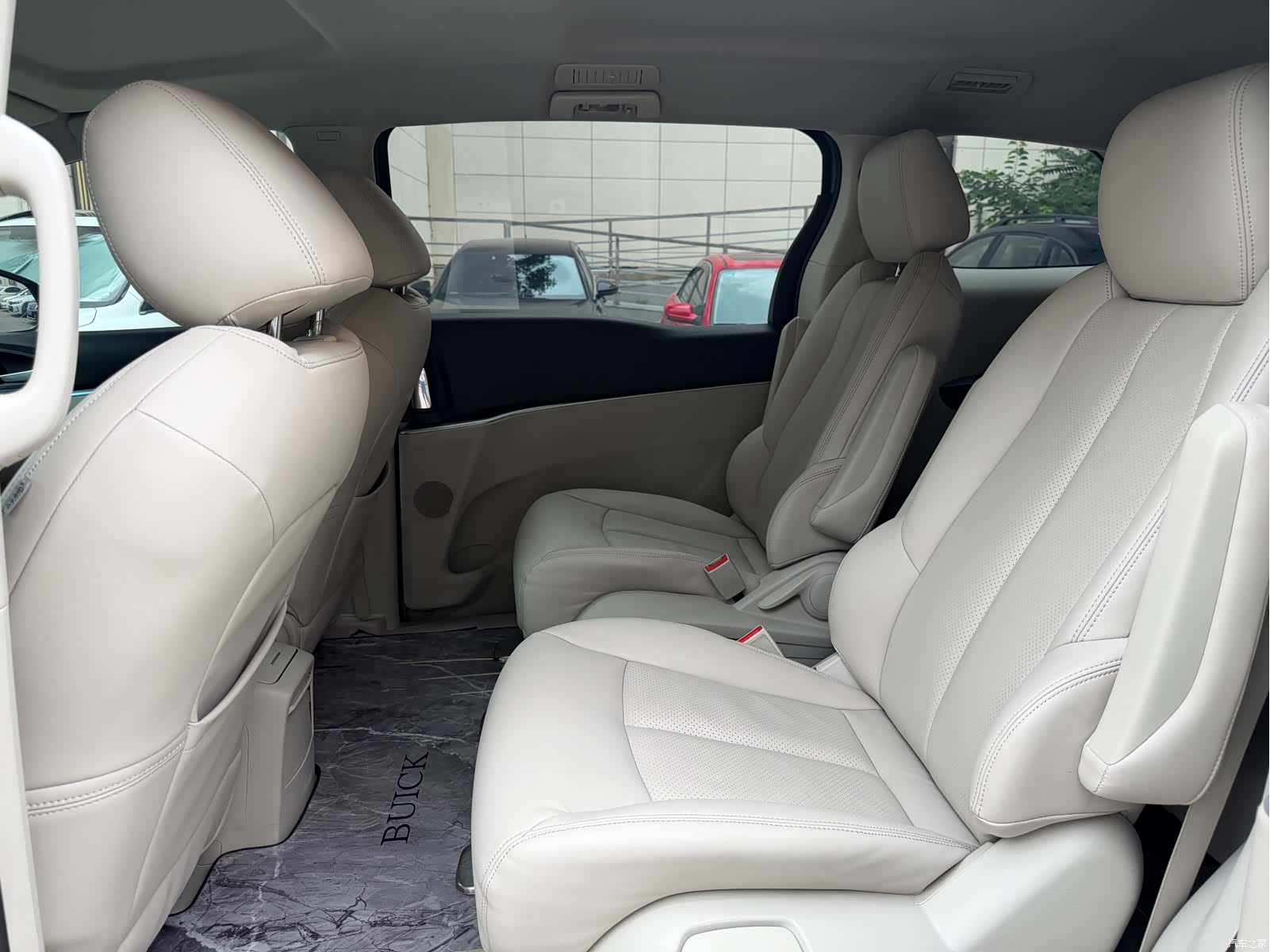 Buick GL8, 2022 9