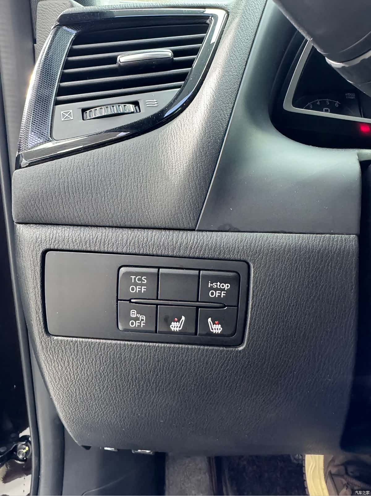 Mazda CX-4, 2023 14