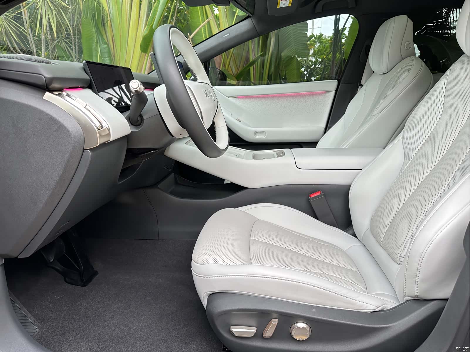 Xpeng P7, 2025 10