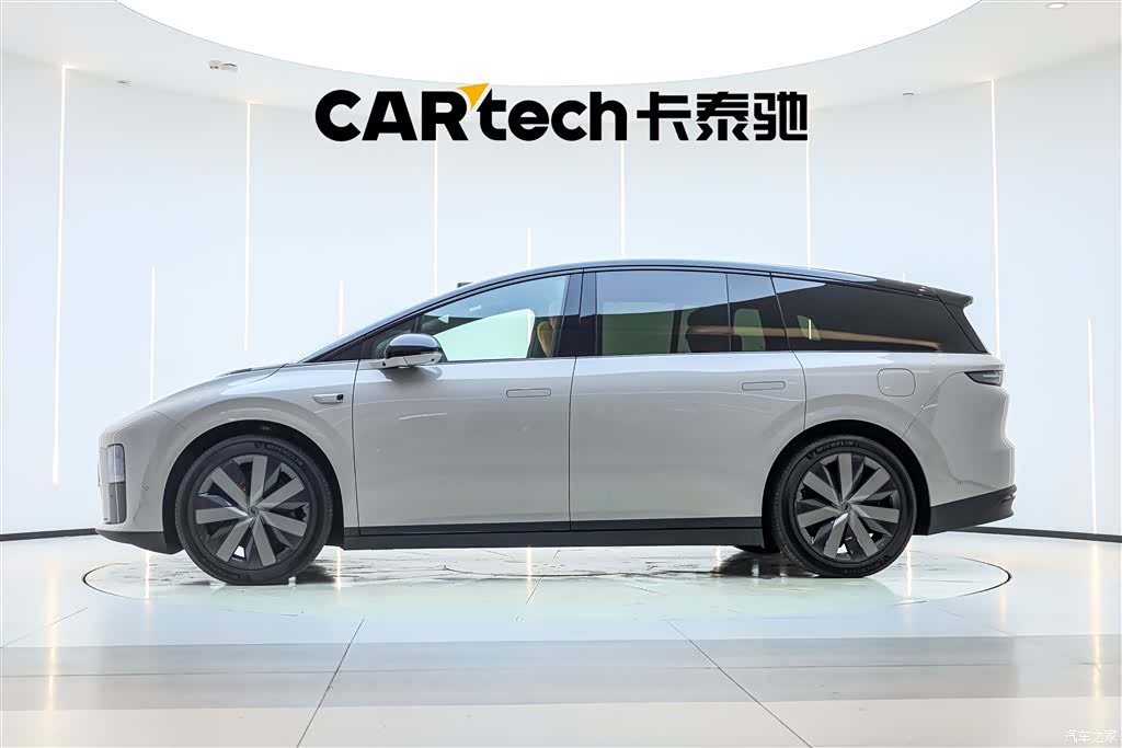 Li Auto i8, 2025 8