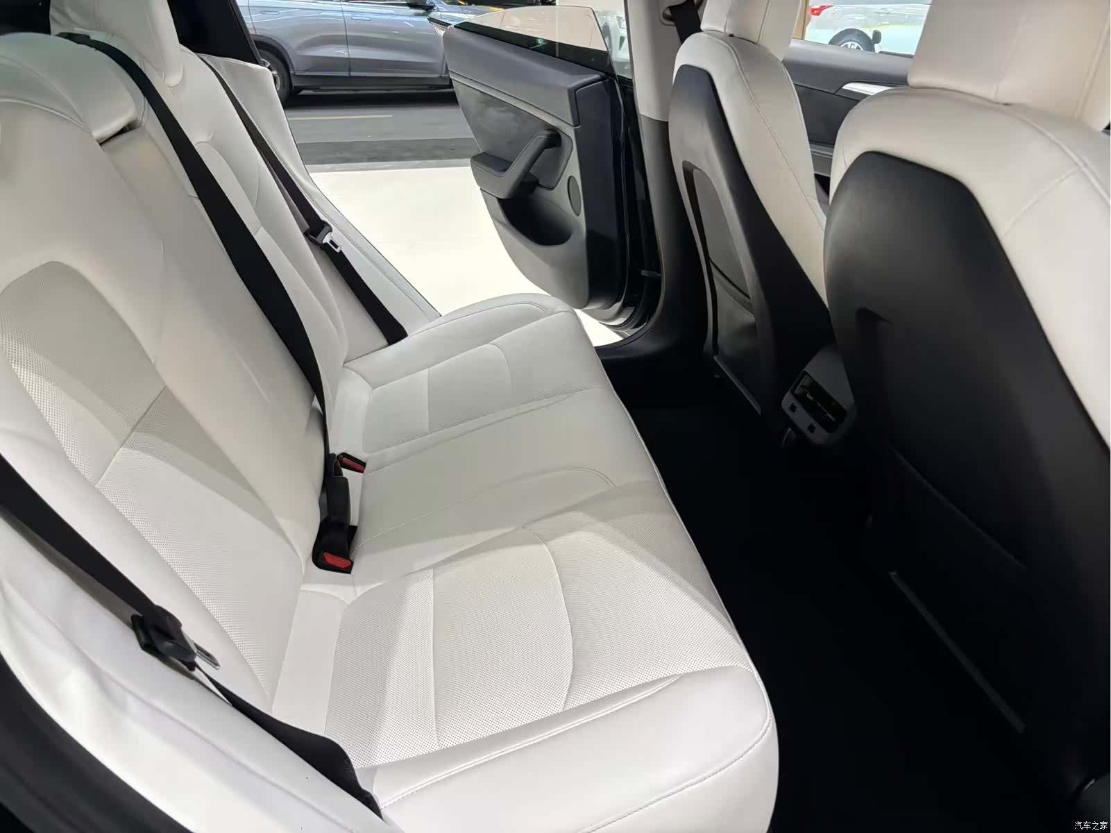 Tesla Model 3, 2021 12
