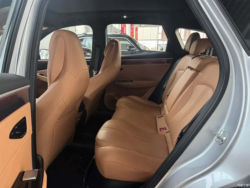 Geely Galaxy L7, 2025 10