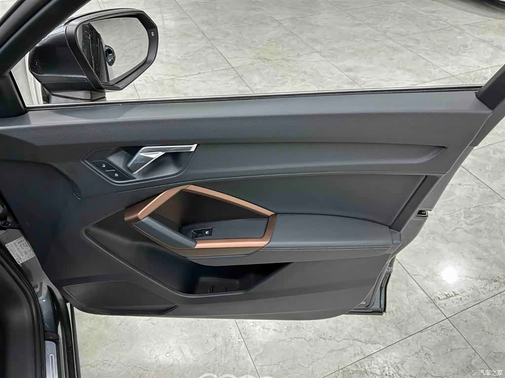 Audi Q3, 2022 12