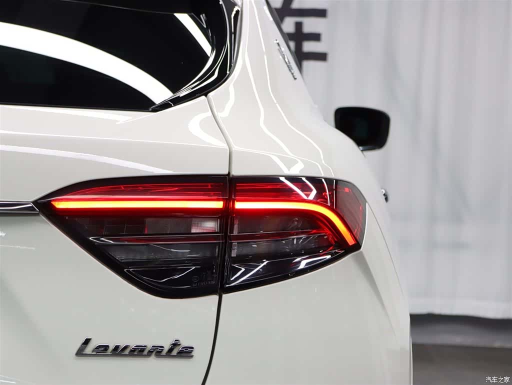 Maserati Levante, 2022 24