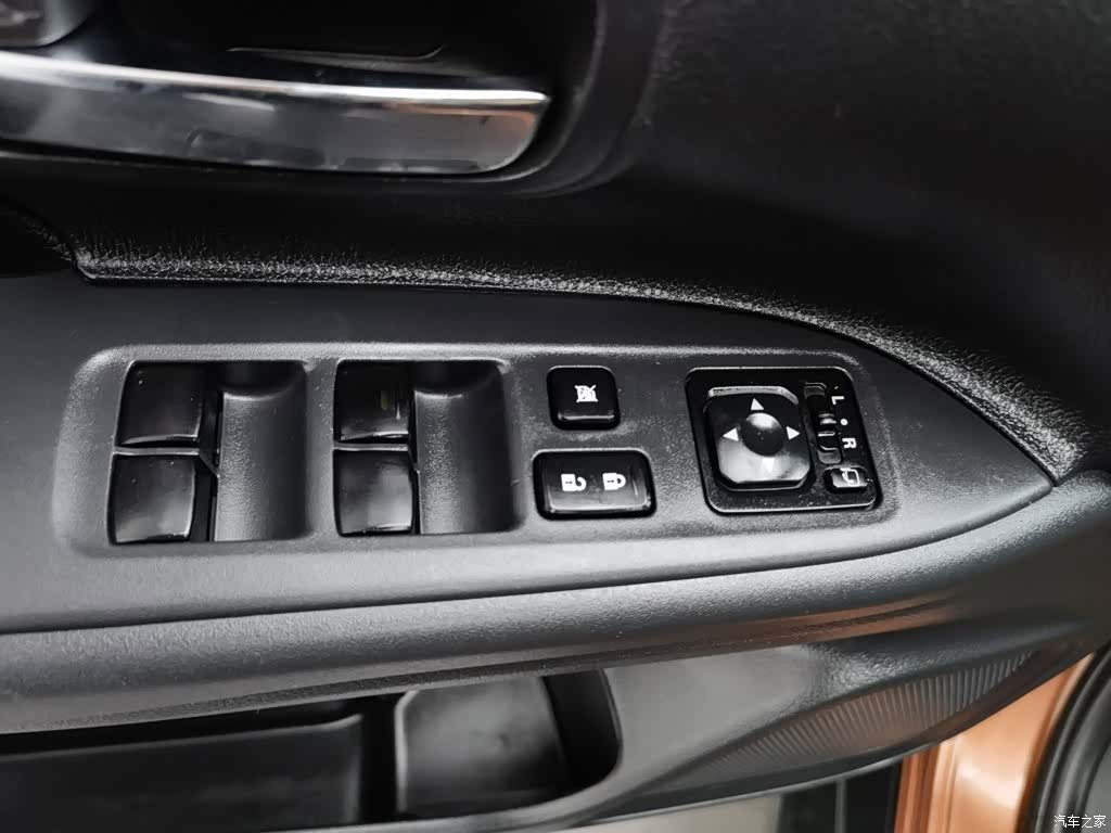 Mitsubishi Outlander, 2014 9