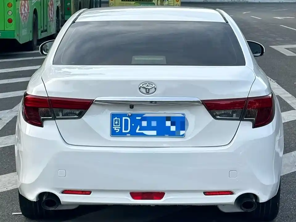 Toyota Reiz