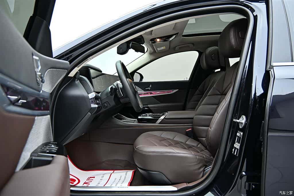 BMW 7 Series, 2023 11