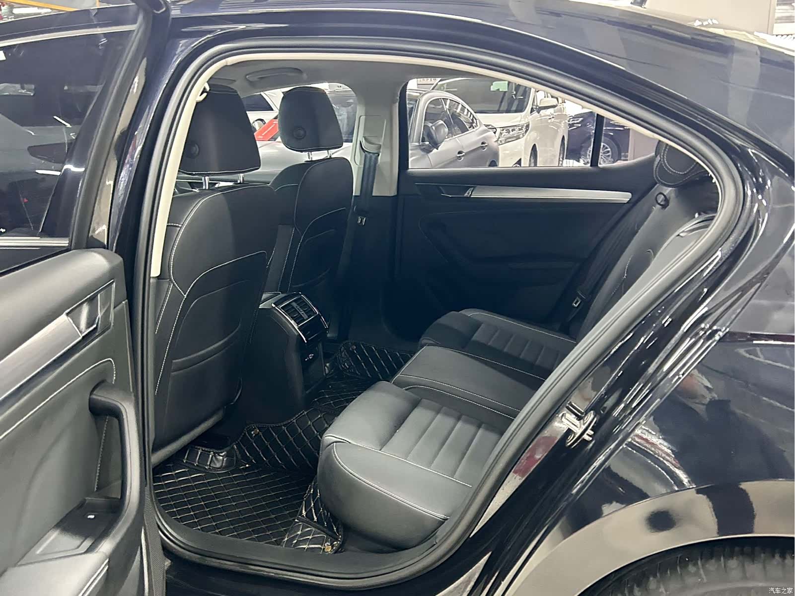 Skoda Superb, 2024 11