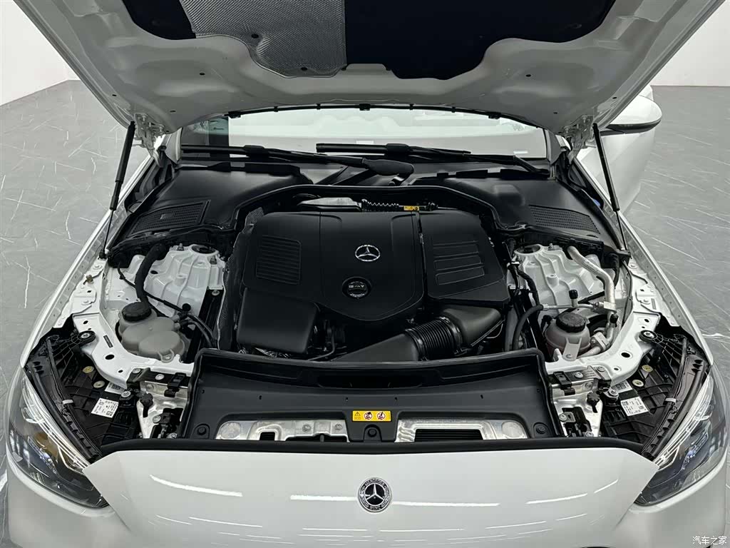Mercedes-Benz C-Class, 2023 11