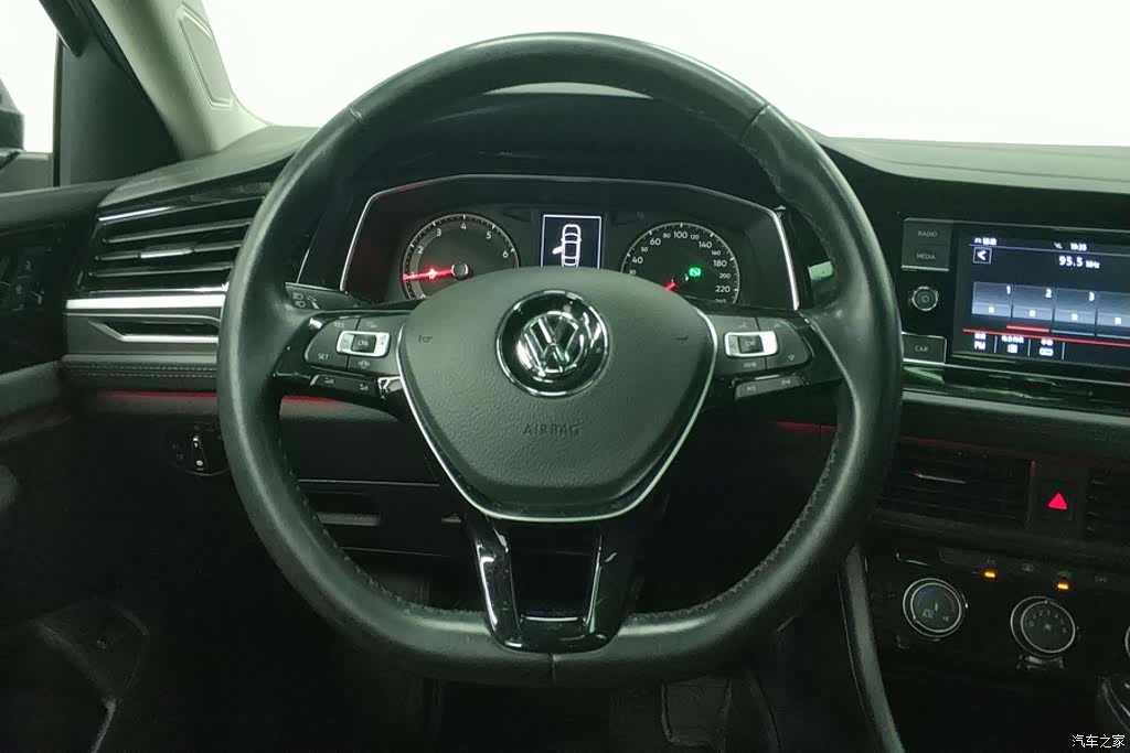 Volkswagen Sagitar, 2020 15