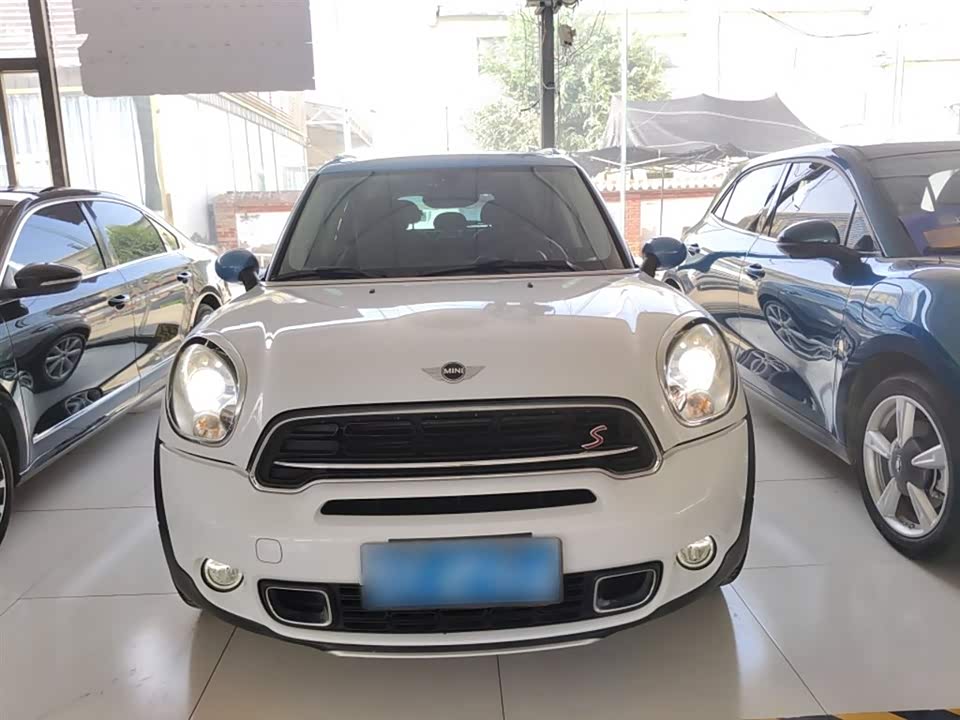 MINI COUNTRYMAN