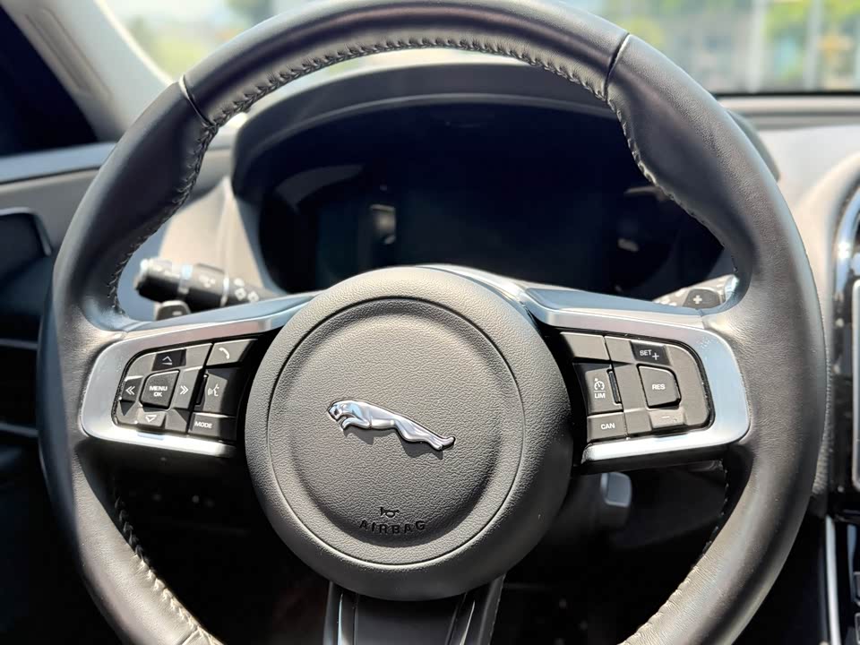Jaguar XEL Jaguar XEL