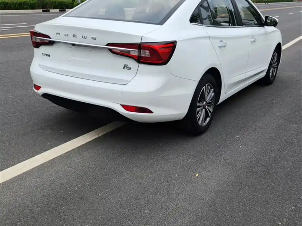 Roewe i5