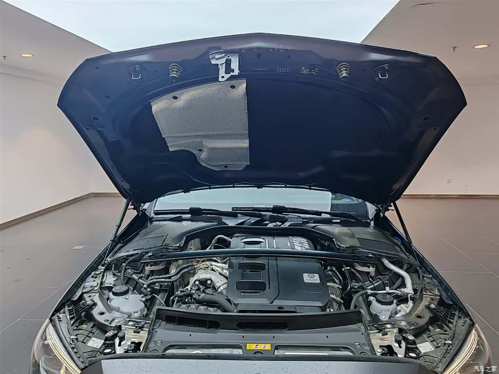 Mercedes-Benz C-Class, 2025 8
