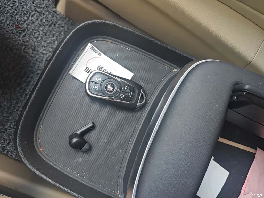 Buick GL8, 2023 9