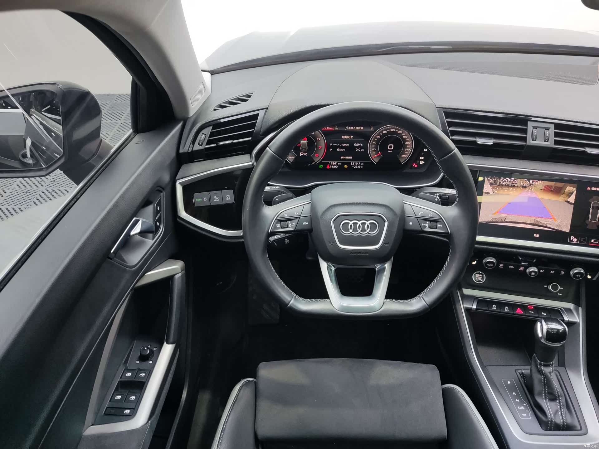 Audi Q3, 2023 8