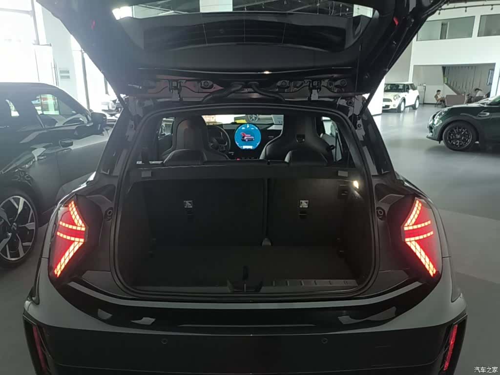 Mini Cooper, 2024 19