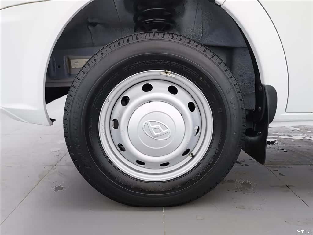 Maxus V80, 2023 17