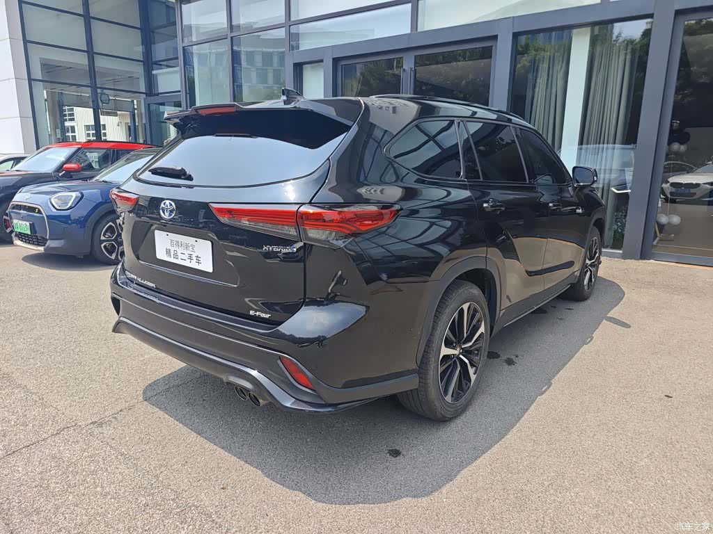 Toyota Crown, 2023 3