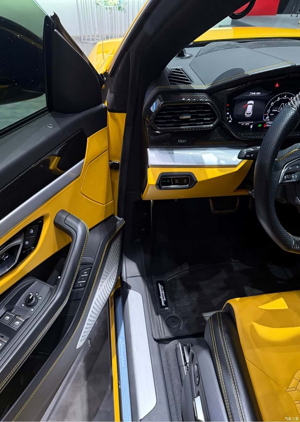 Lamborghini Urus, 2022 3