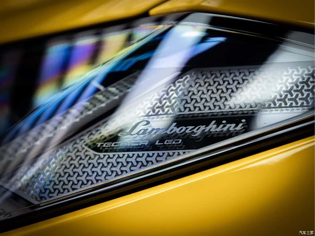 Lamborghini Urus, 2022 13