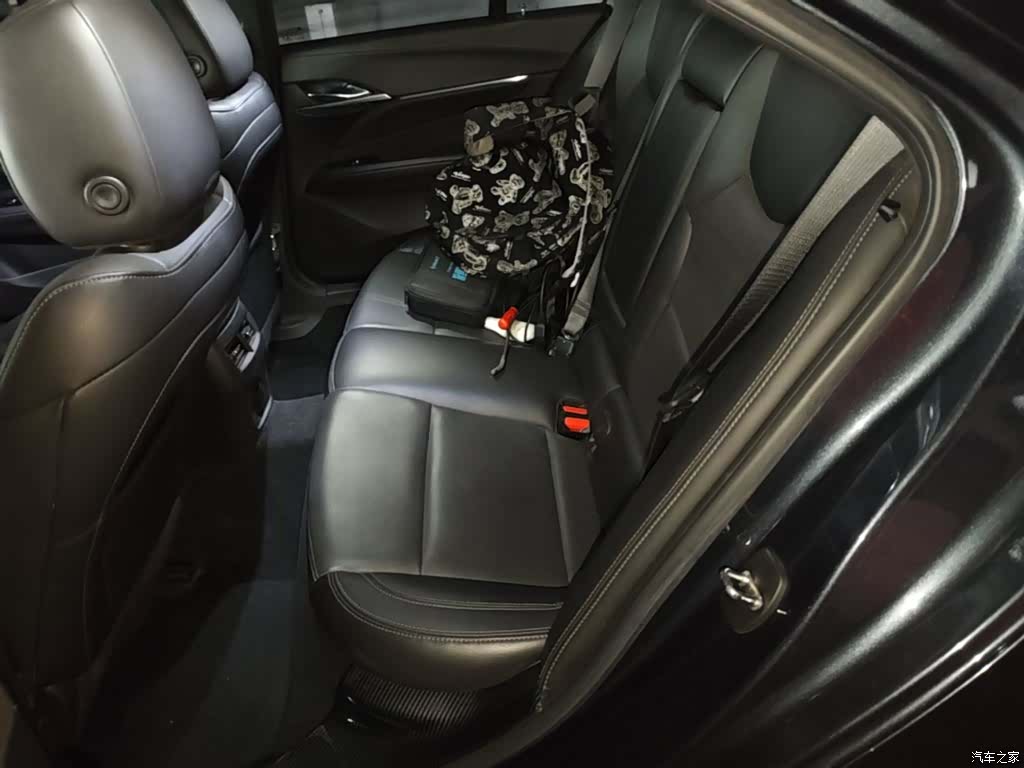 Cadillac CT4, 2022 17