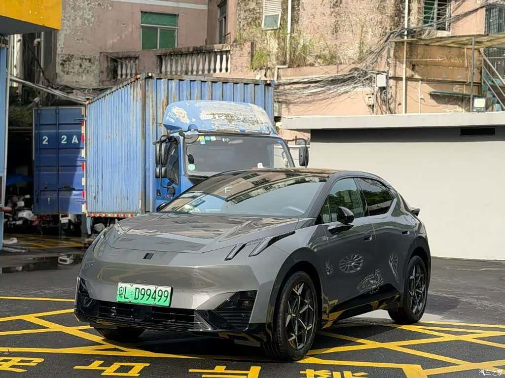 Lynk & Co 02