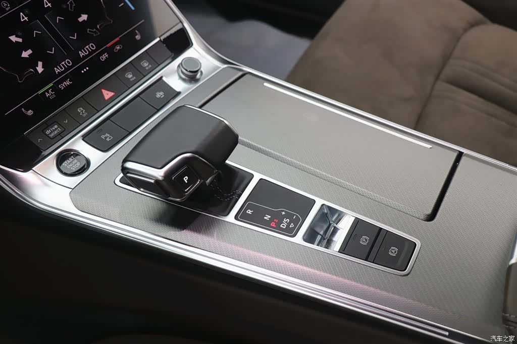 Audi A7L, 2023 14