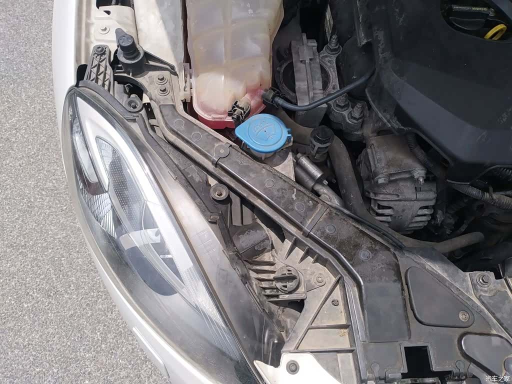 Volvo V40, 2015 22