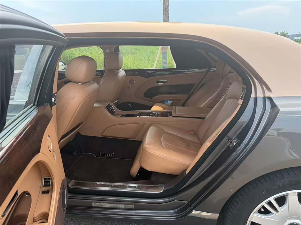 Bentley Mulsanne, 2018 4