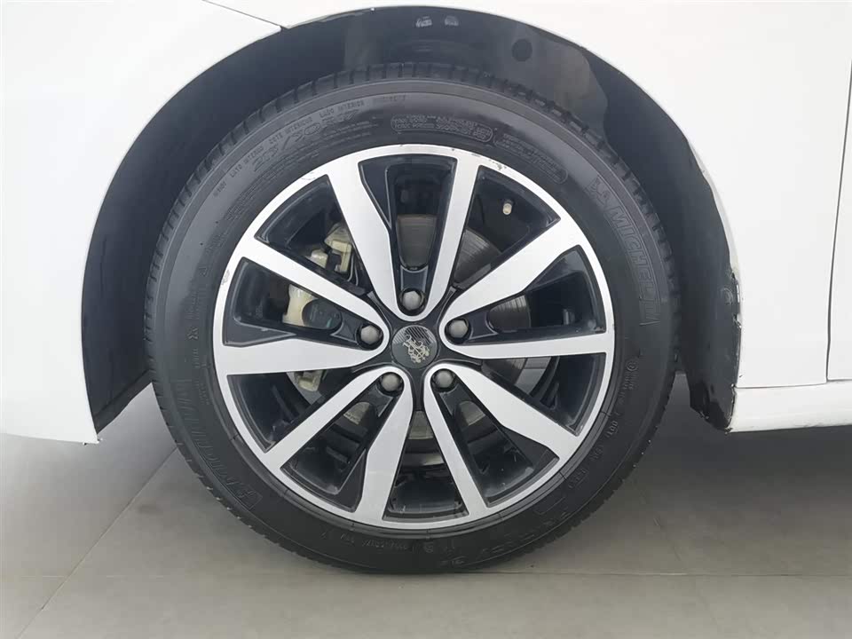 Roewe i6