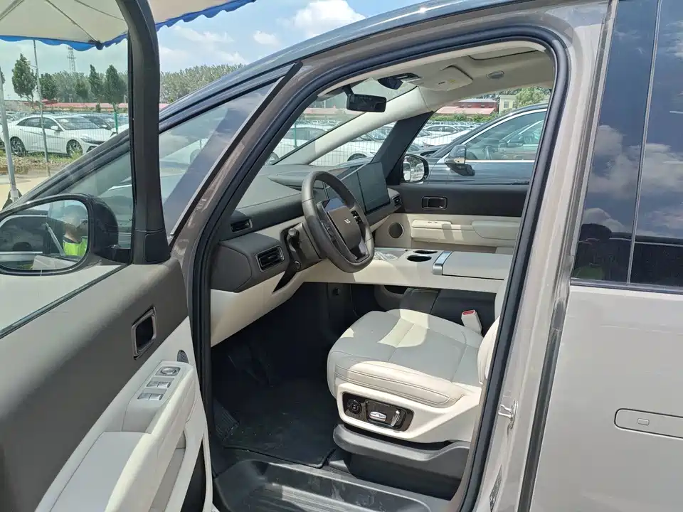 Li Auto Ideal MEGA Li Auto Ideal MEGA