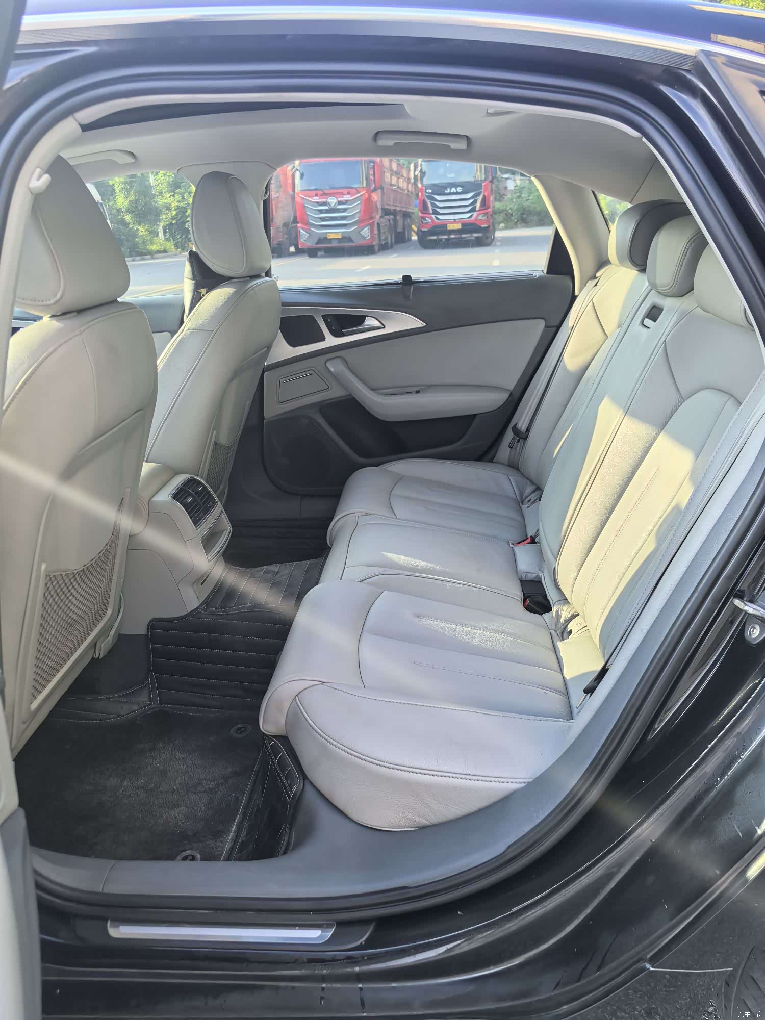 Audi A6L, 2015 10