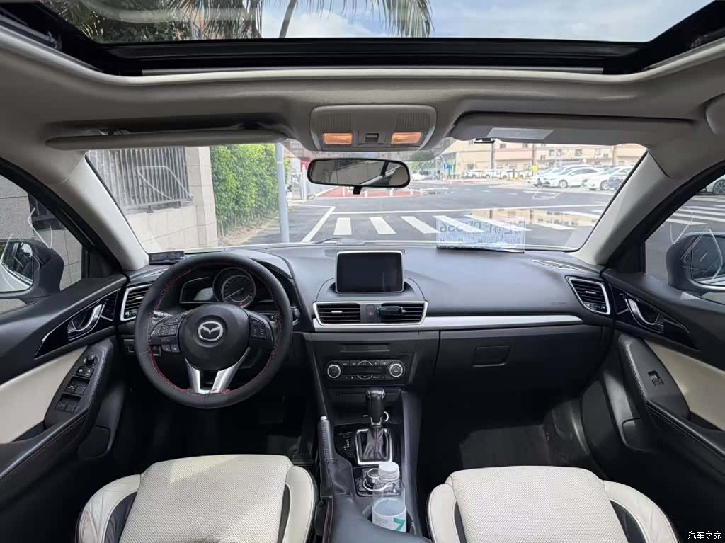 Mazda Mazda3, 2015 13