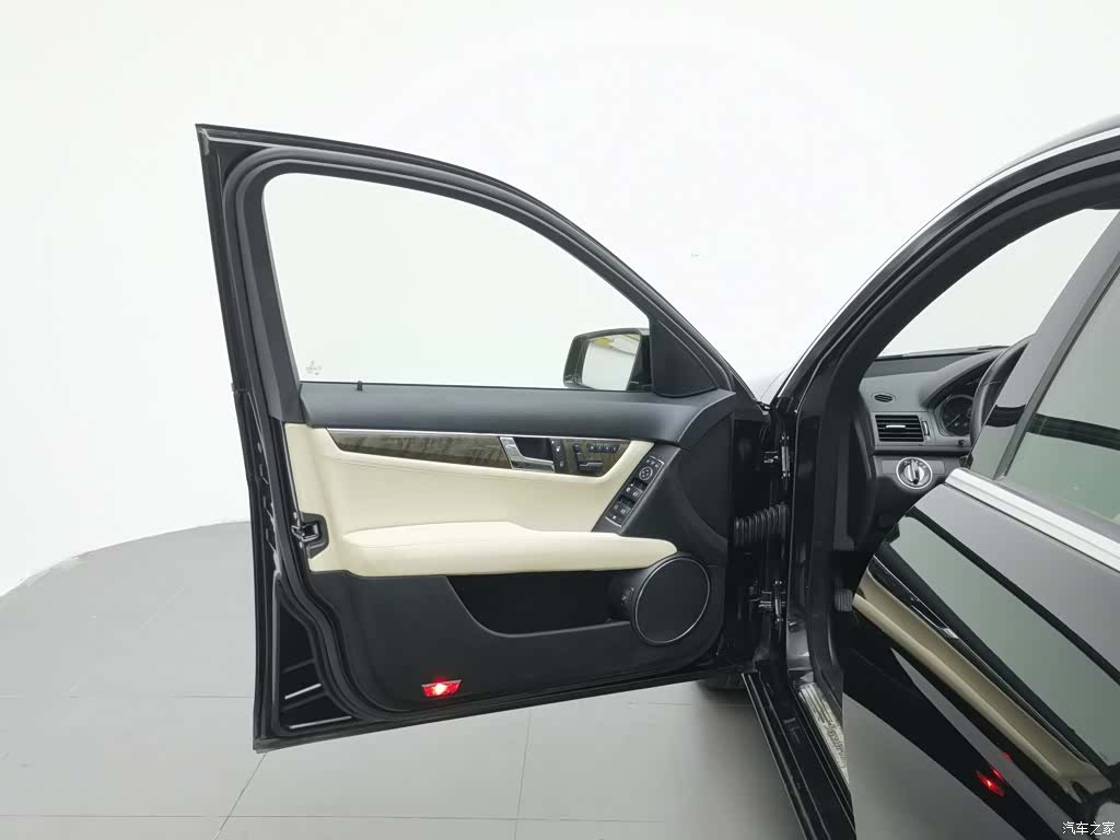 Mercedes-Benz C-Class, 2010 8