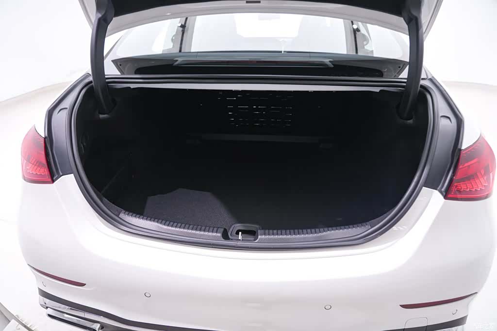 Mercedes-Benz C-Class, 2022 14