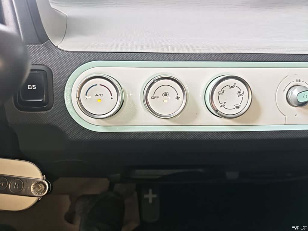 Wuling MINIEV, 2022 13